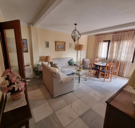 Venta de apartamento en planta media en Los Boliches