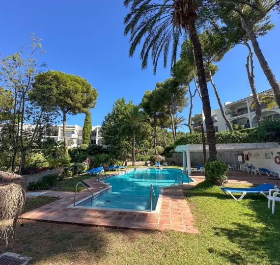 Продажа апартаментов на среднем этаже в Miraflores