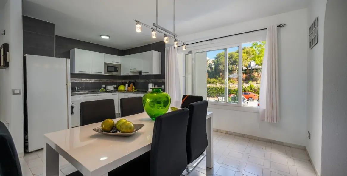 Продажа апартаментов на среднем этаже в Miraflores 6