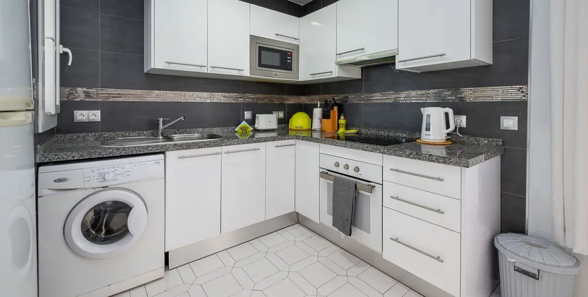 Продажа апартаментов на среднем этаже в Miraflores 7