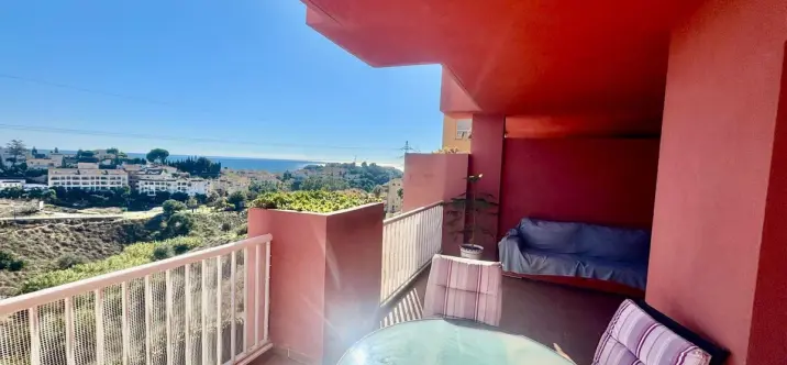 Venta de apartamento en planta media en Los Pacos 0