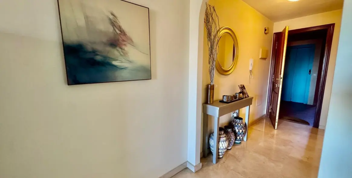 Продажа апартаментов на среднем этаже в Los Pacos 4