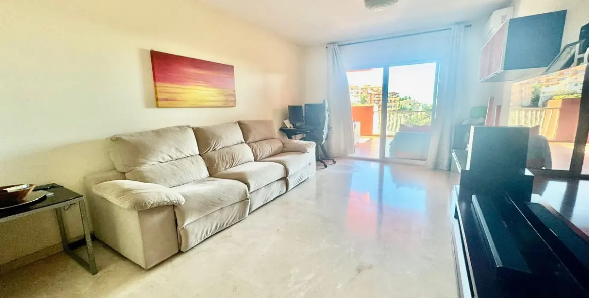 Продажа апартаментов на среднем этаже в Los Pacos 13