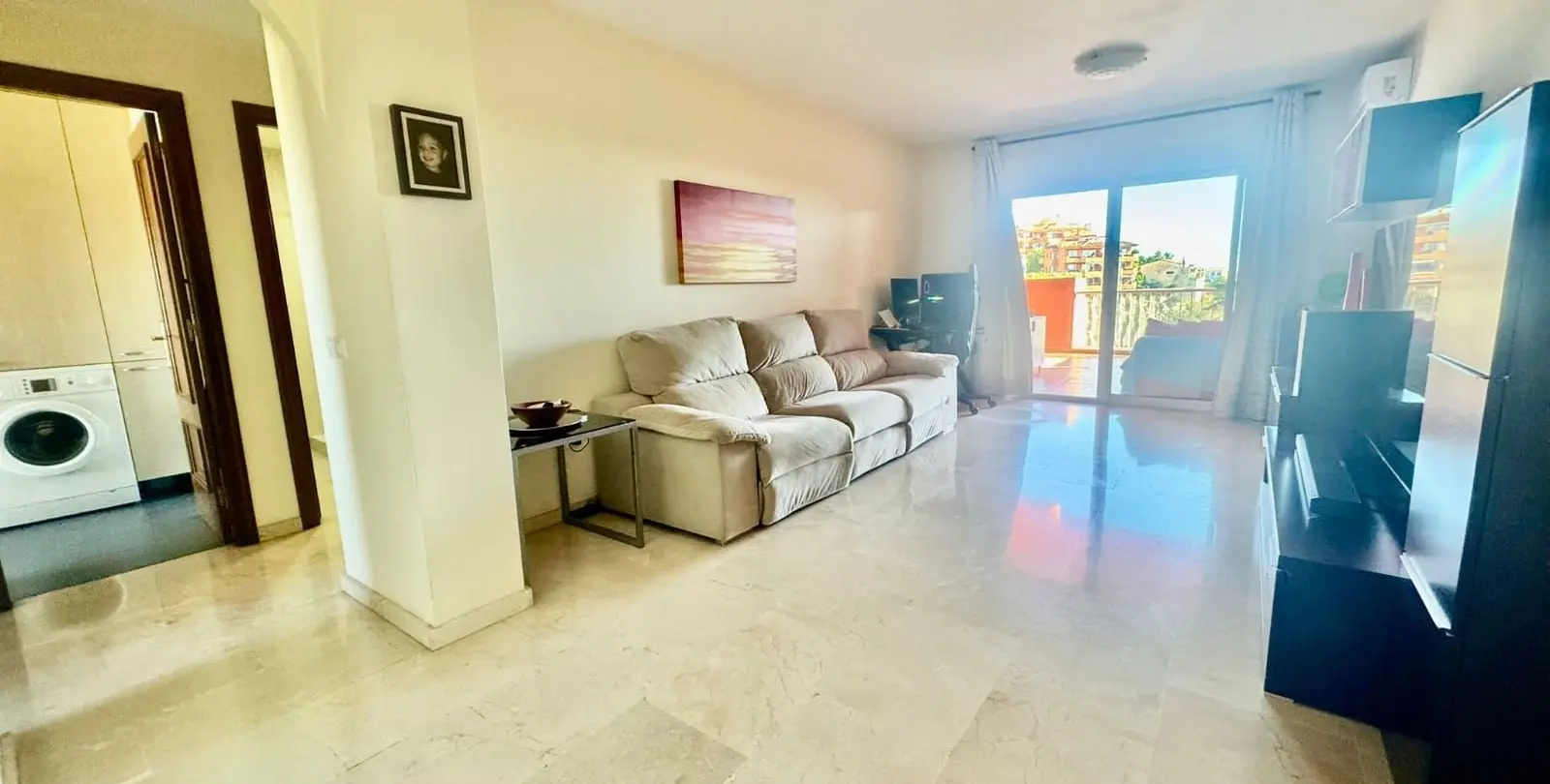 Venta de apartamento en planta media en Los Pacos 2