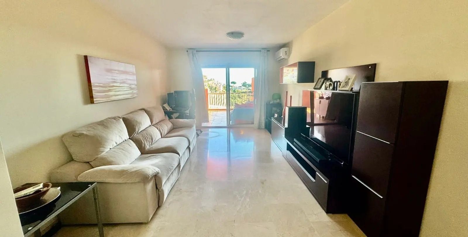 Venta de apartamento en planta media en Los Pacos 5