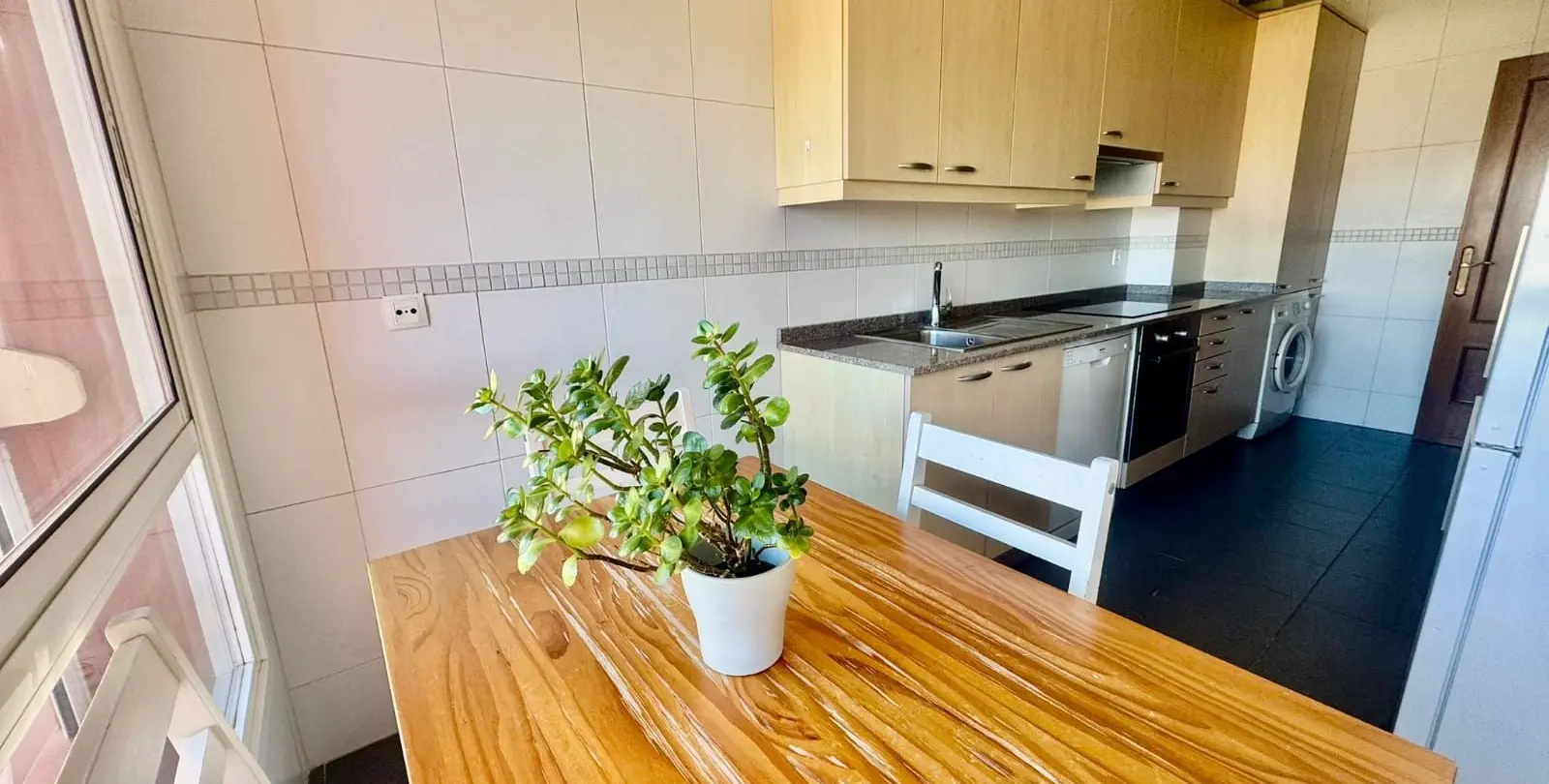 Venta de apartamento en planta media en Los Pacos 8