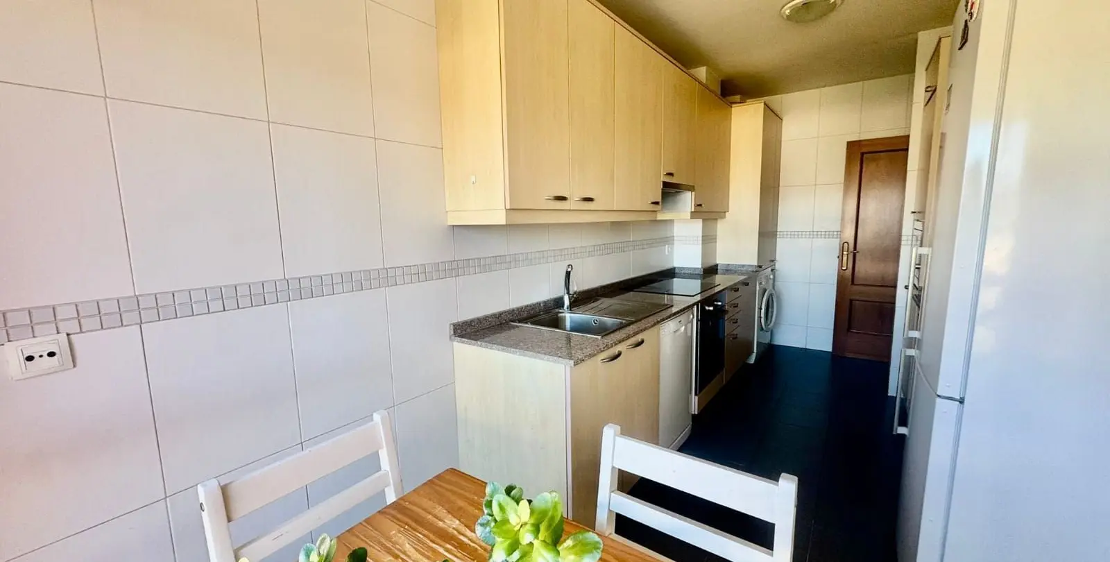 Venta de apartamento en planta media en Los Pacos 11