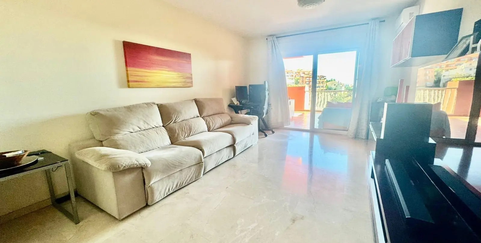 Venta de apartamento en planta media en Los Pacos 13