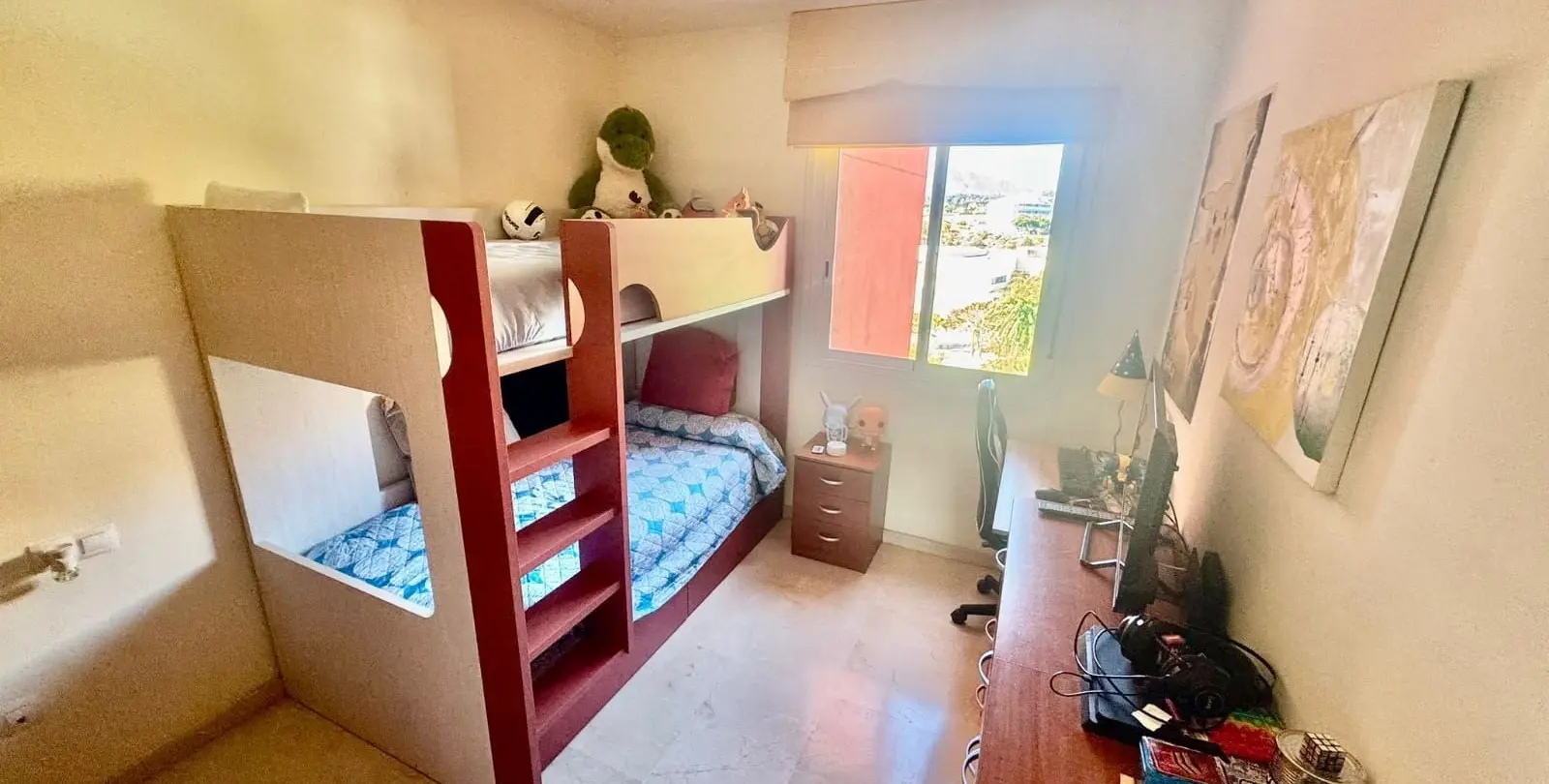 Venta de apartamento en planta media en Los Pacos 15