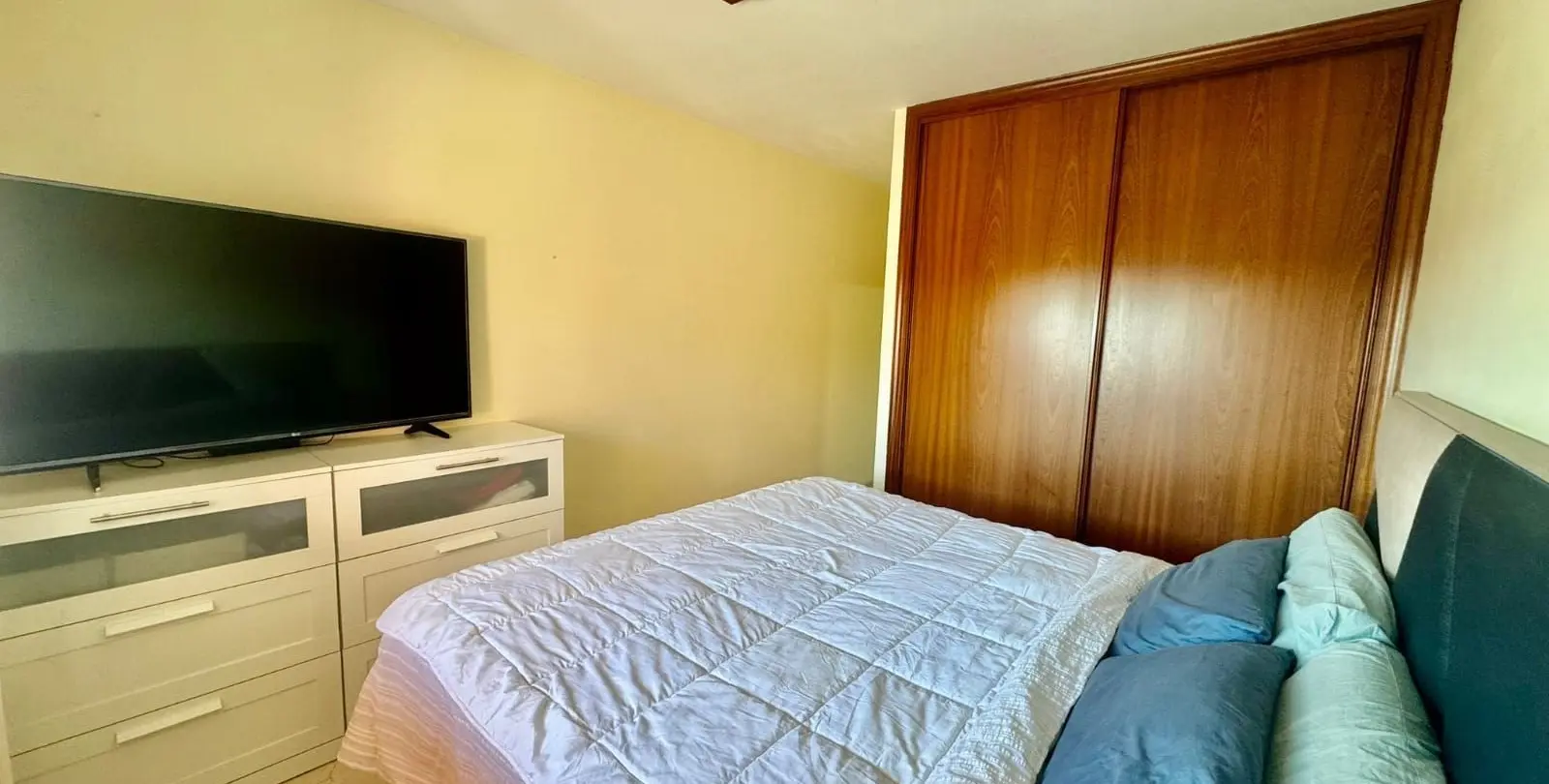 Venta de apartamento en planta media en Los Pacos 21