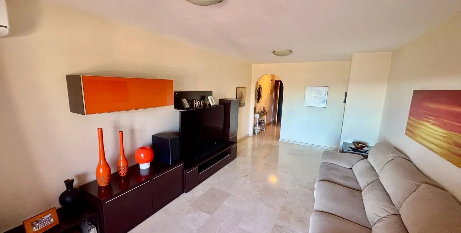 Venta de apartamento en planta media en Los Pacos 23