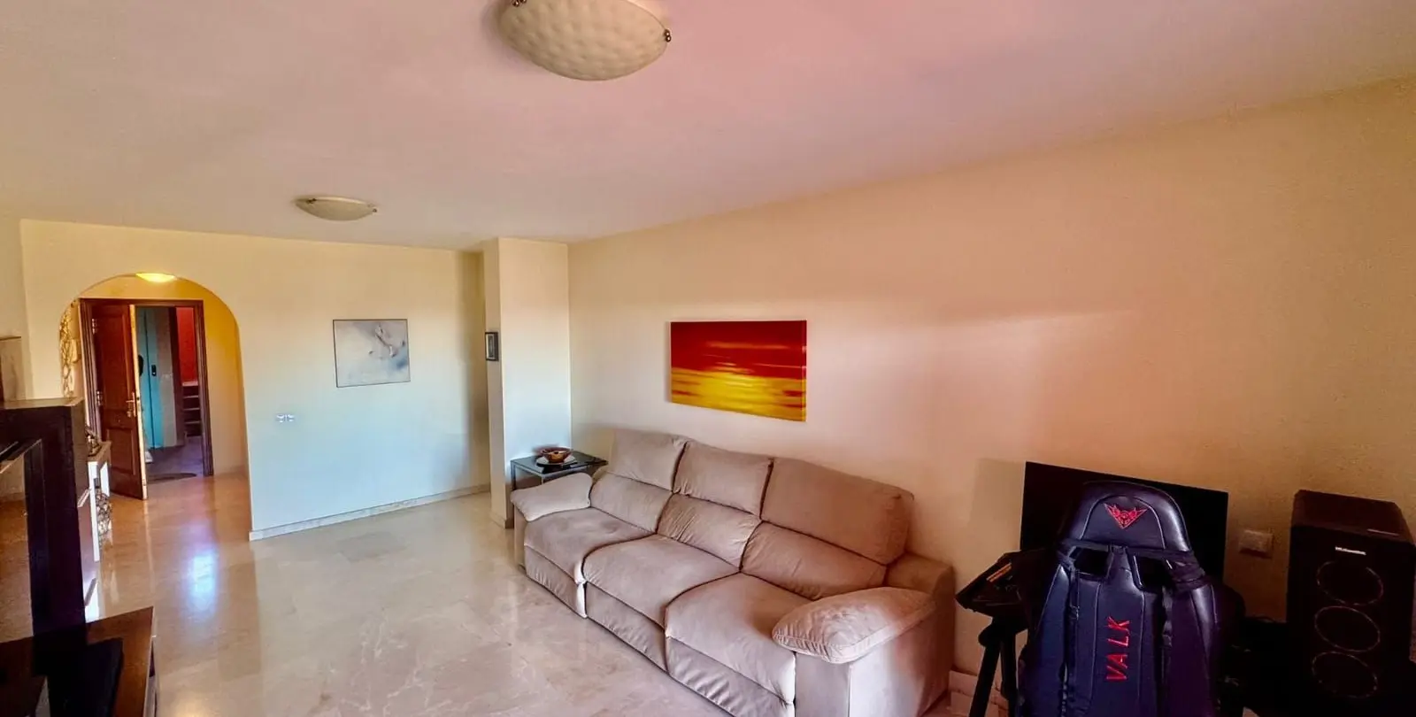 Venta de apartamento en planta media en Los Pacos 28
