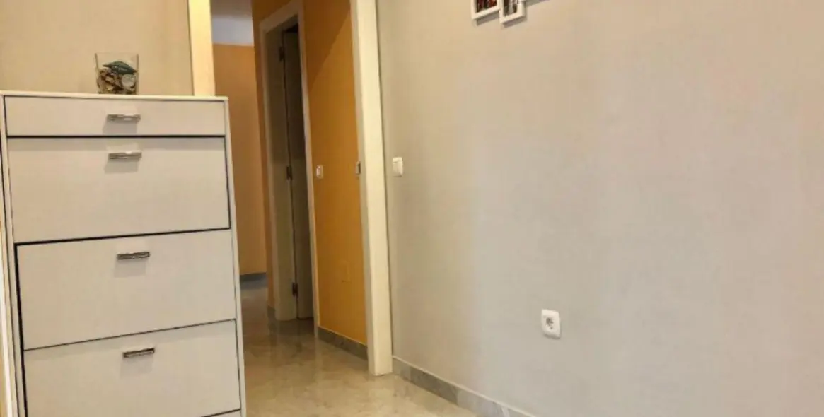 Sale of middle floor apartment in Nueva Andalucía 2