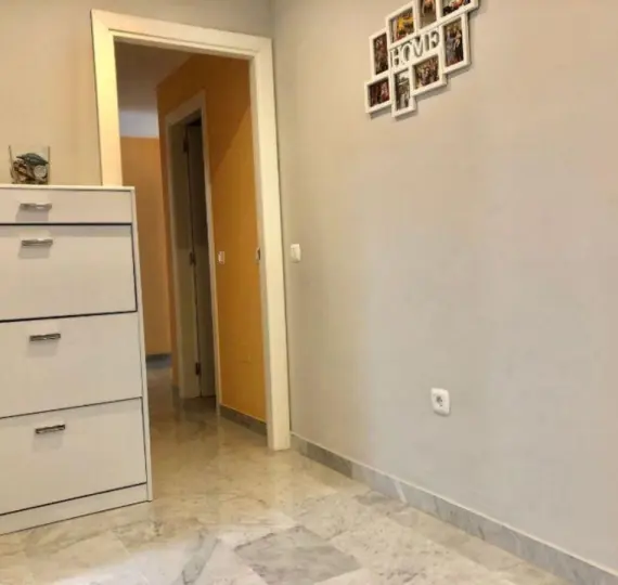 Sale of middle floor apartment in Nueva Andalucía