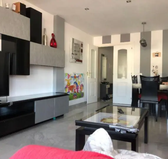 Sale of middle floor apartment in Nueva Andalucía