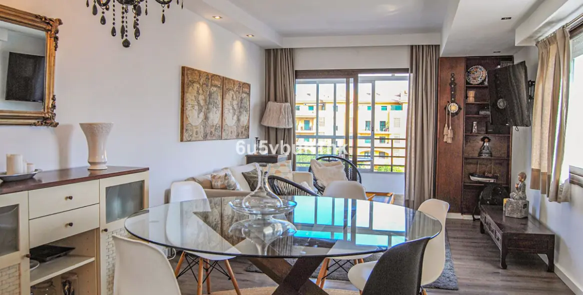 Sale of middle floor apartment in San Pedro de Alcántara 6