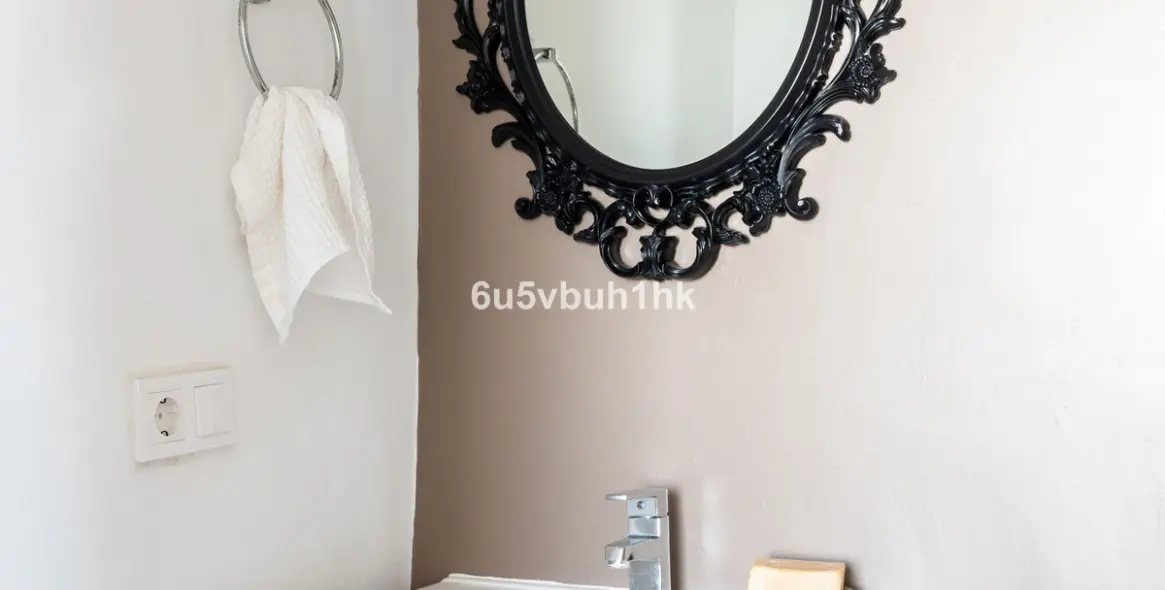 Sale of middle floor apartment in San Pedro de Alcántara 14