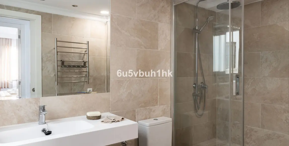 Sale of middle floor apartment in San Pedro de Alcántara 16