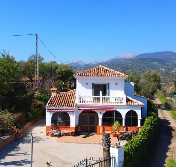 Sale of detached villa in Riogordo