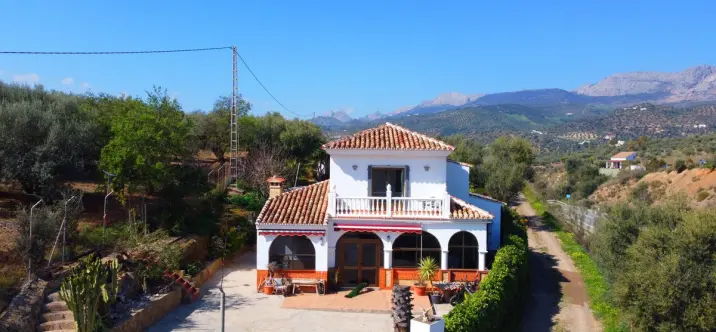 Sale of detached villa in Riogordo 0