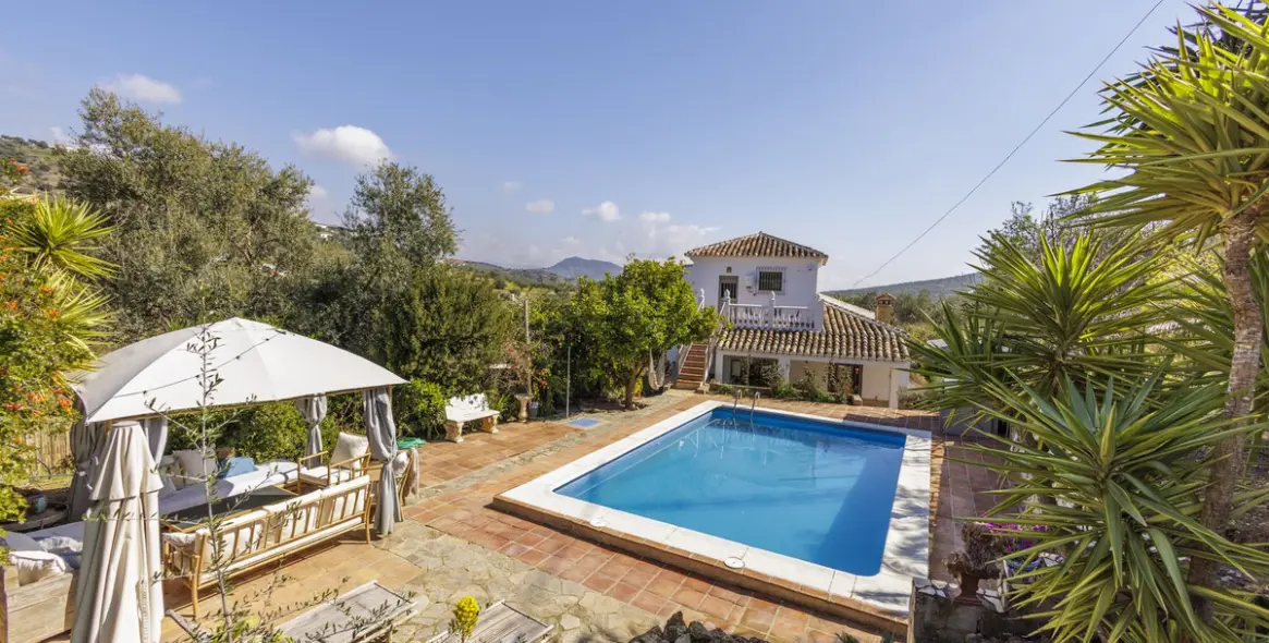 Sale of detached villa in Riogordo 2