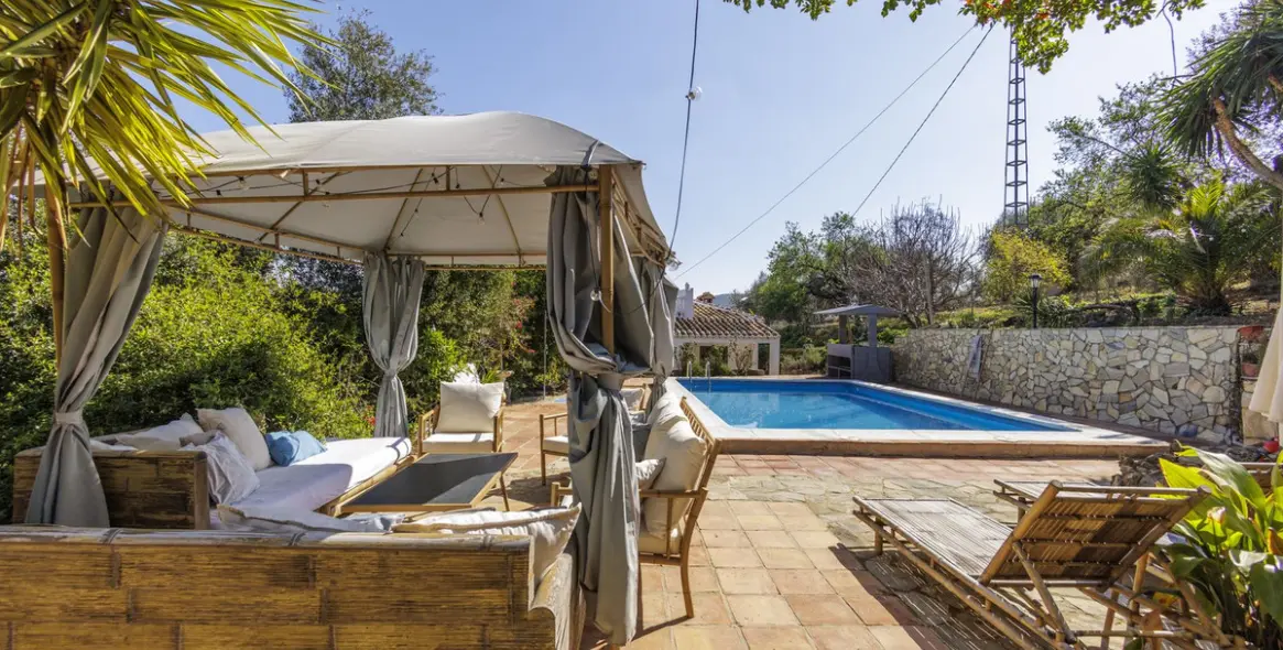 Sale of detached villa in Riogordo 9