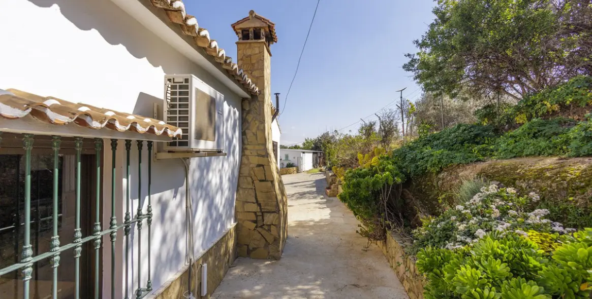 Sale of detached villa in Riogordo 13