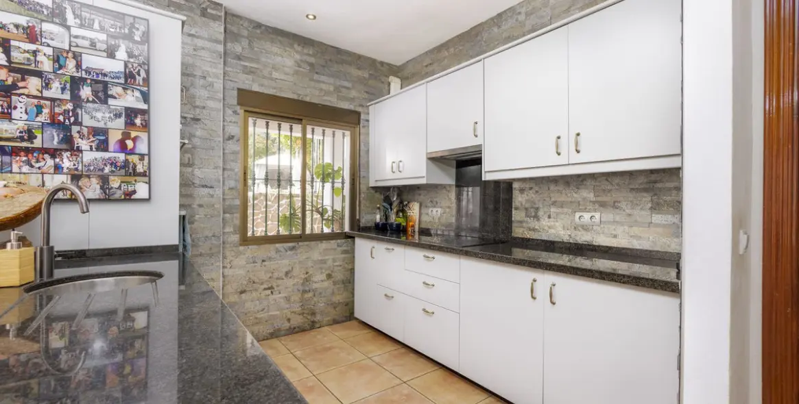 Sale of detached villa in Riogordo 24