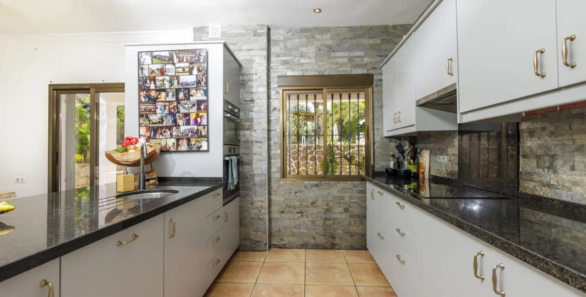 Sale of detached villa in Riogordo 25