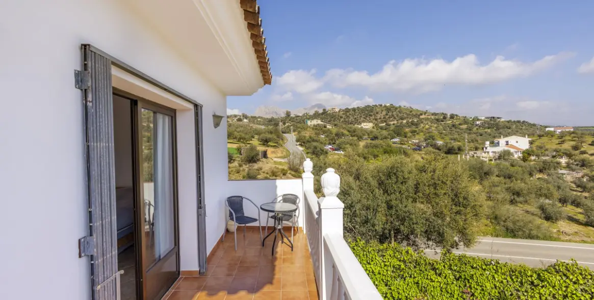 Sale of detached villa in Riogordo 31