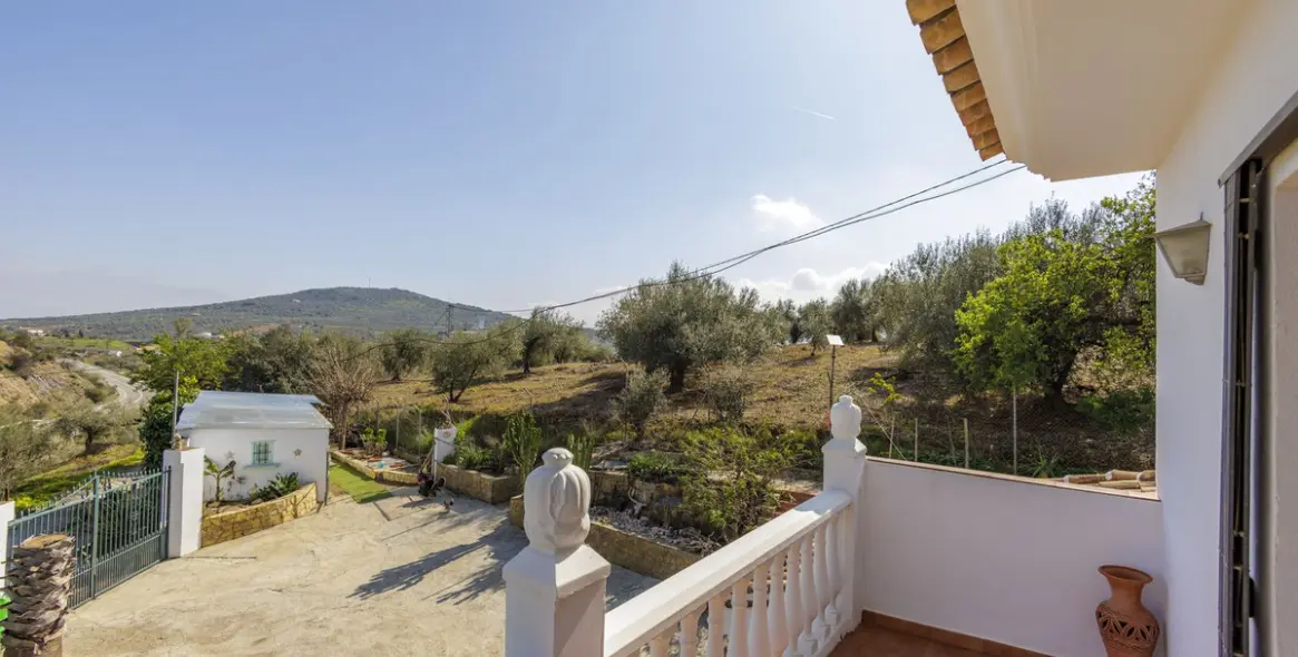 Sale of detached villa in Riogordo 40