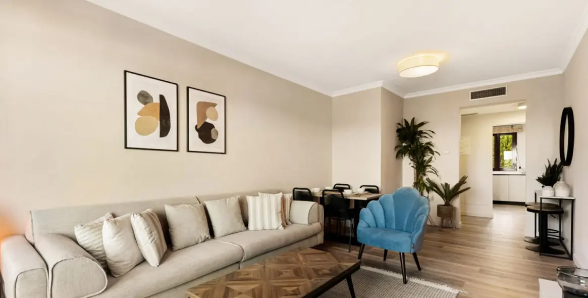 Sale of penthouse in El Paraiso 4