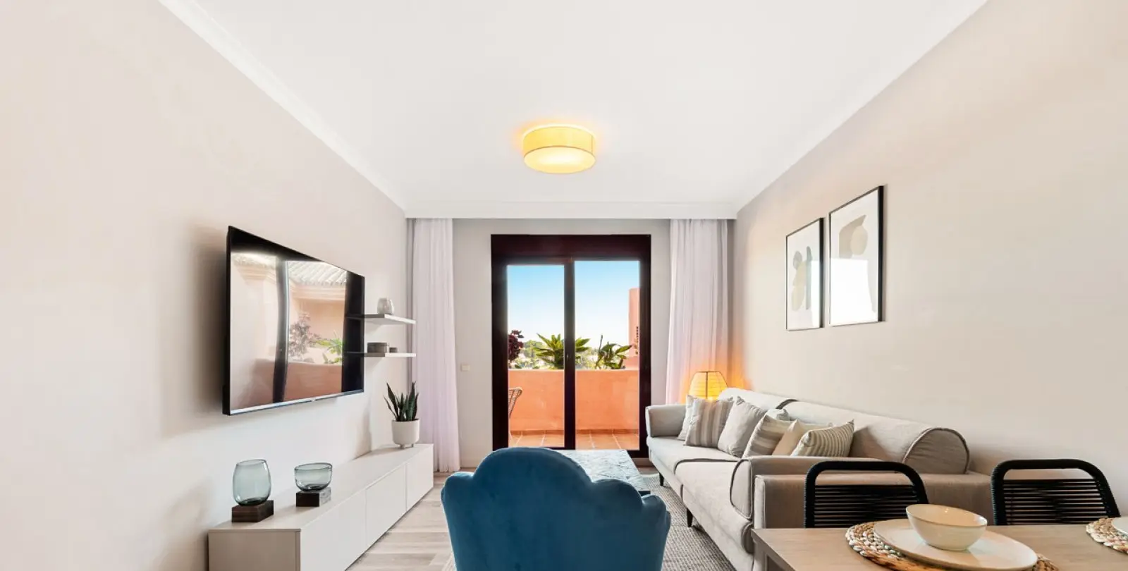 Sale of penthouse in El Paraiso 1