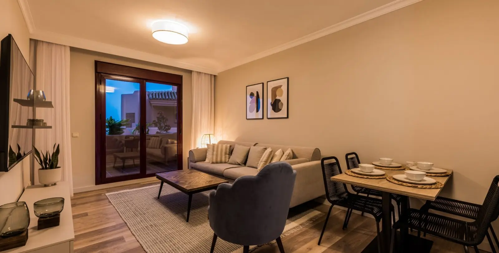 Sale of penthouse in El Paraiso 12