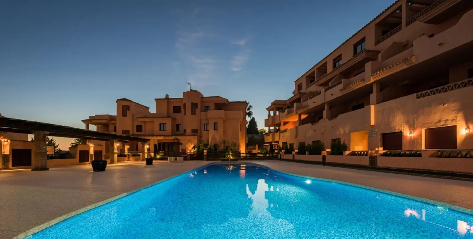Sale of penthouse in El Paraiso 15