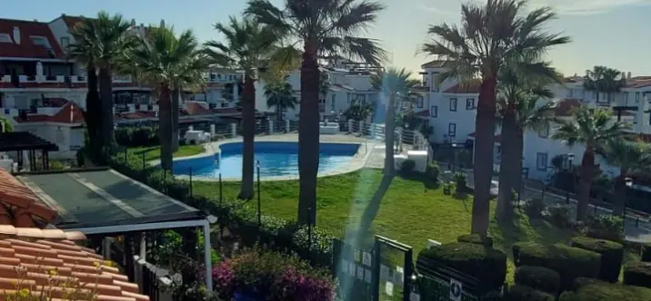 Venta de apartamento en planta media en Manilva 1