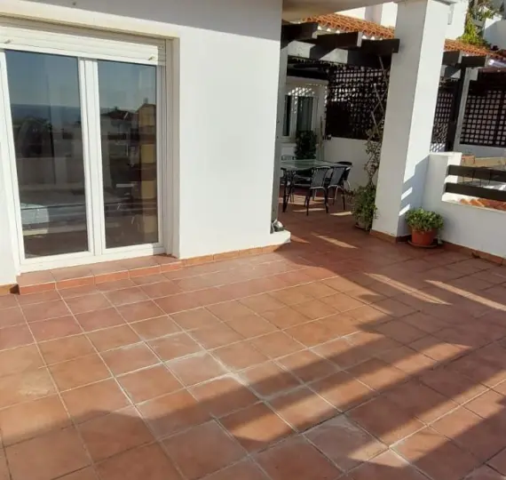 Venta de apartamento en planta media en Manilva