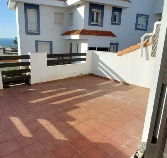 Venta de apartamento en planta media en Manilva