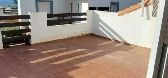 Venta de apartamento en planta media en Manilva 3