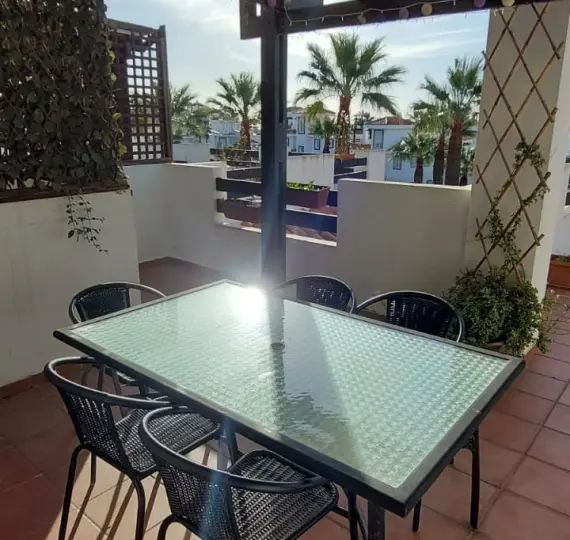 Venta de apartamento en planta media en Manilva