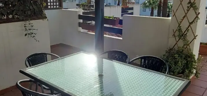 Venta de apartamento en planta media en Manilva 4