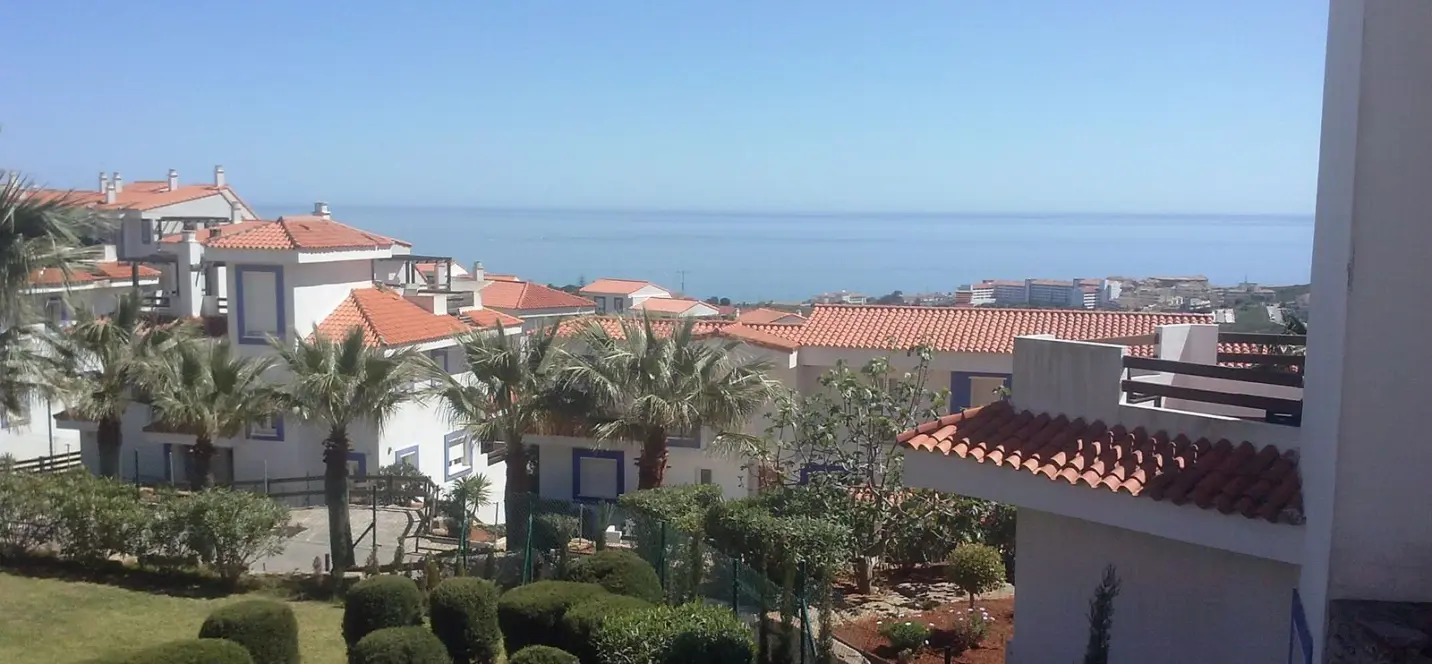 Sale of middle floor apartment in Manilva 0