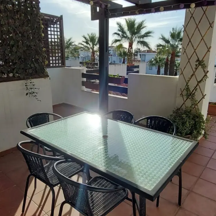 Sale of middle floor apartment in Manilva
