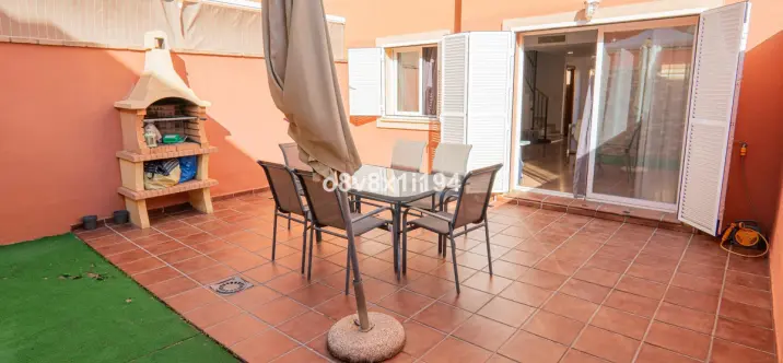 Sale of townhouse in Benajarafe 0