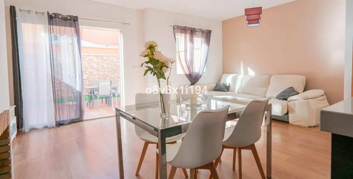 Sale of townhouse in Benajarafe 3