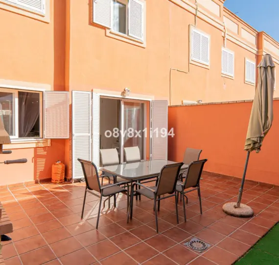 Sale of townhouse in Benajarafe