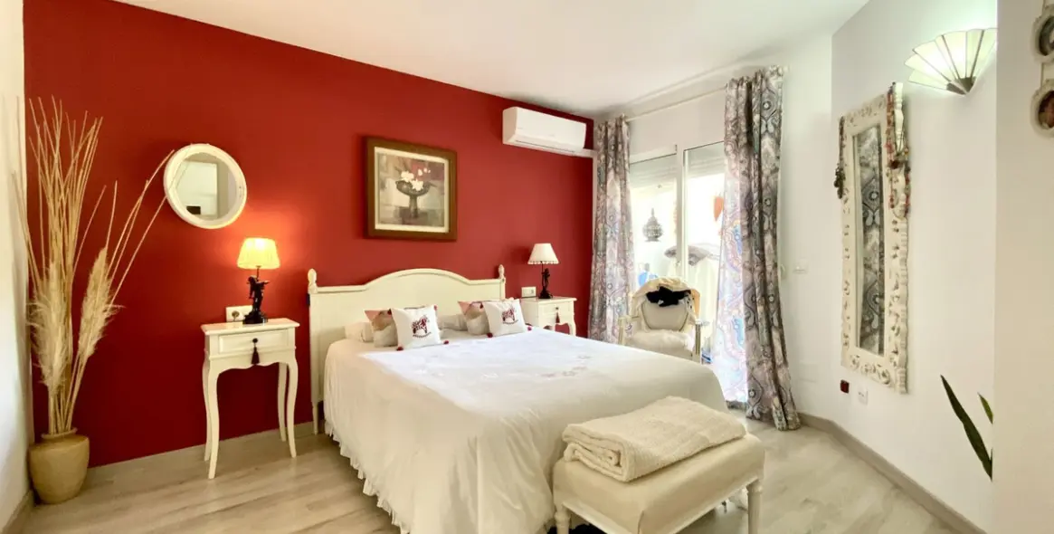 Продажа апартаментов на среднем этаже в Mijas Golf 18