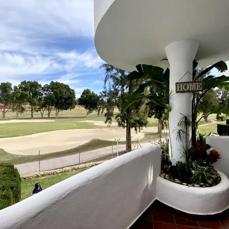 Продажа апартаментов на среднем этаже в Mijas Golf