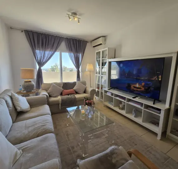 Sale of middle floor apartment in Nueva Andalucía