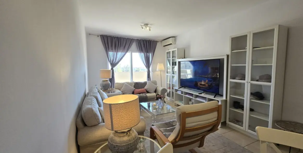 Sale of middle floor apartment in Nueva Andalucía 4